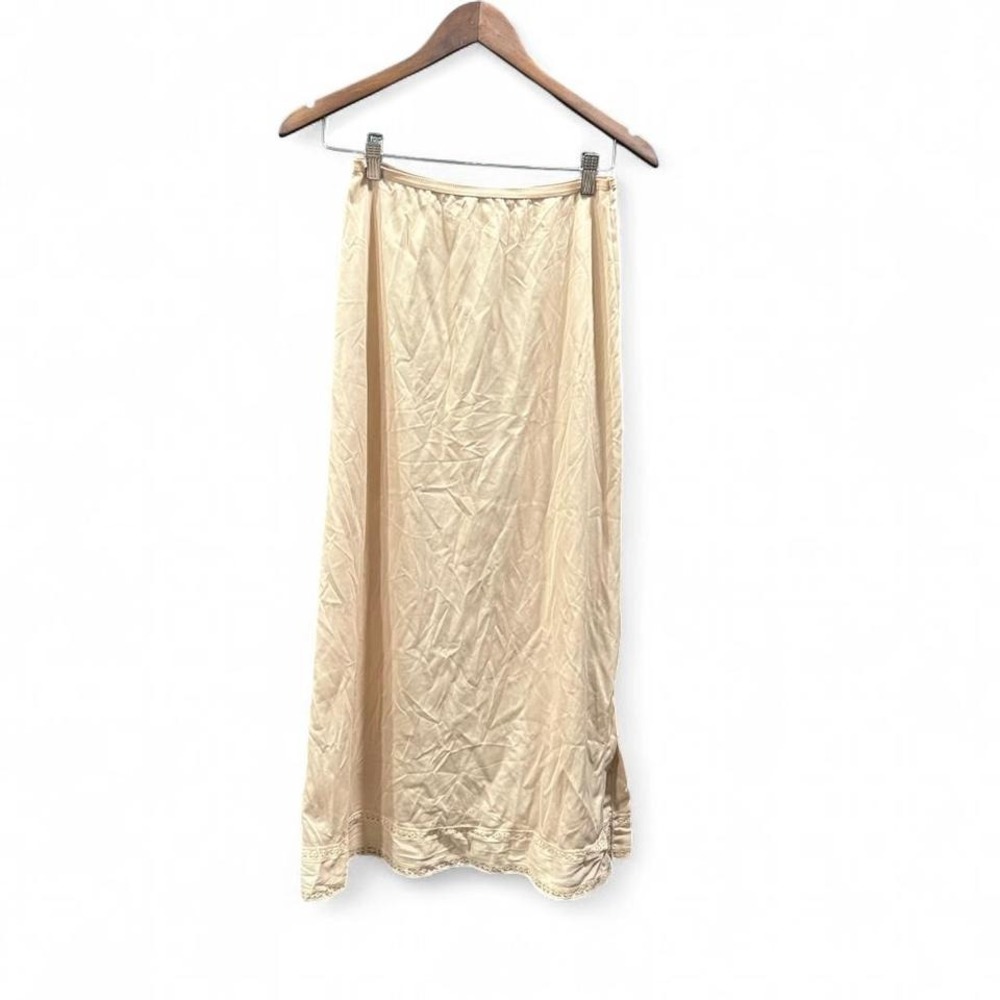 Women's Cream slip skirt with‎ elastic waist and lace by Gossard Artemis Small